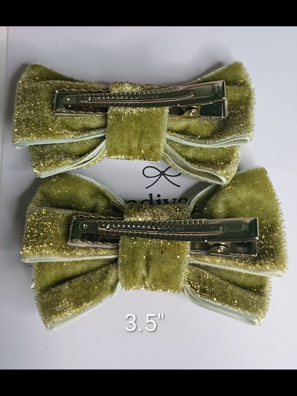 Handmade Velvet Glitter Bow Hair Clips for Kids - Olive & Black🎀✨ - Picture 3 of 5
